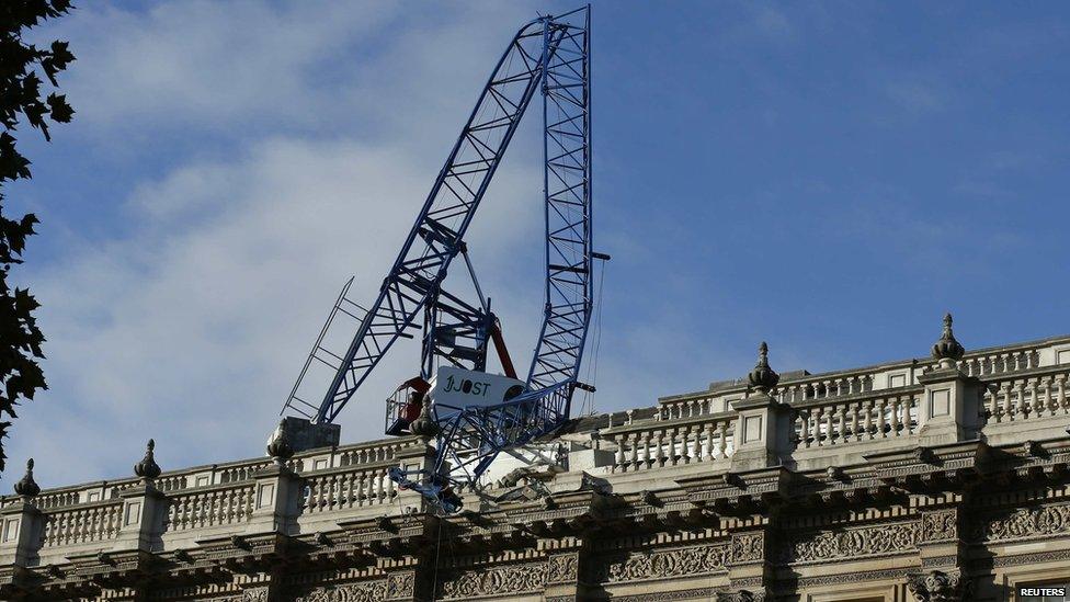 Crane collapsed on Cabinet Office in Whitehall