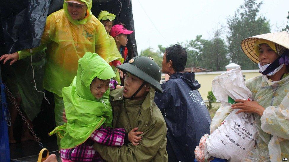 Evacuation in central province of Quang Nam, Vietnam. 9 Nov 2013