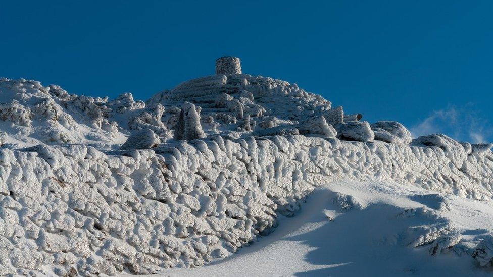 Ice walls on the top of Snowdon