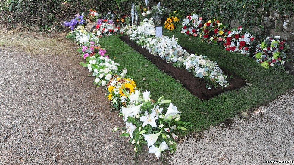 Seamus Heaney grave