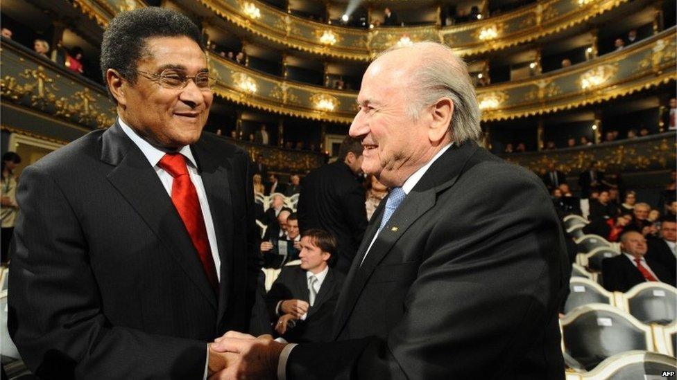 Eusebio (l) shakes hands with Fifa president Sepp Blatter during the Czech Republic's Football Player of the Year 2010 award ceremony on 7 February 2011 in Prague