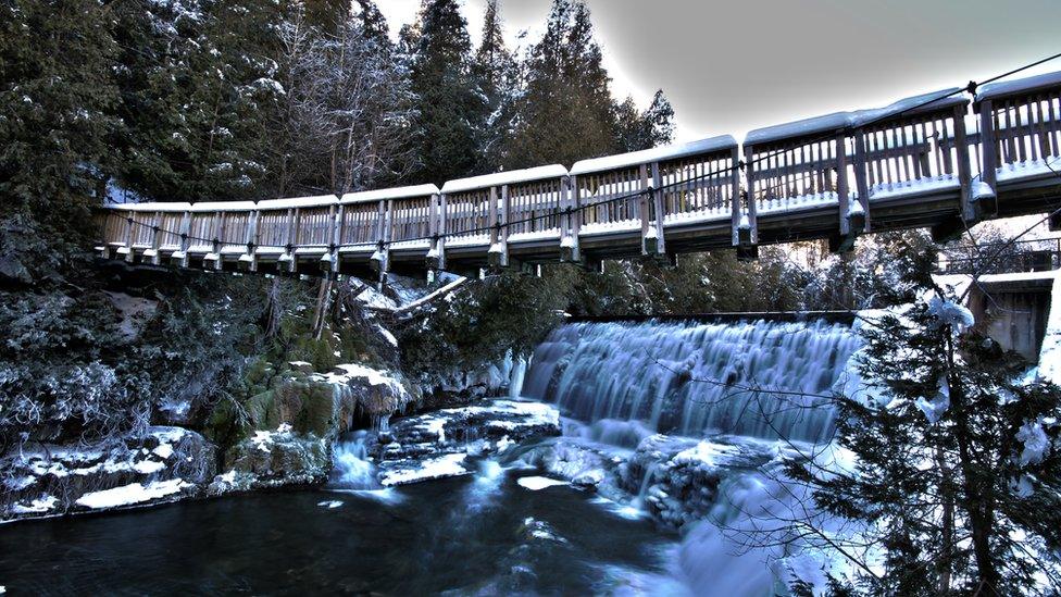 Snow and ice in America and Canada - BBC Weather