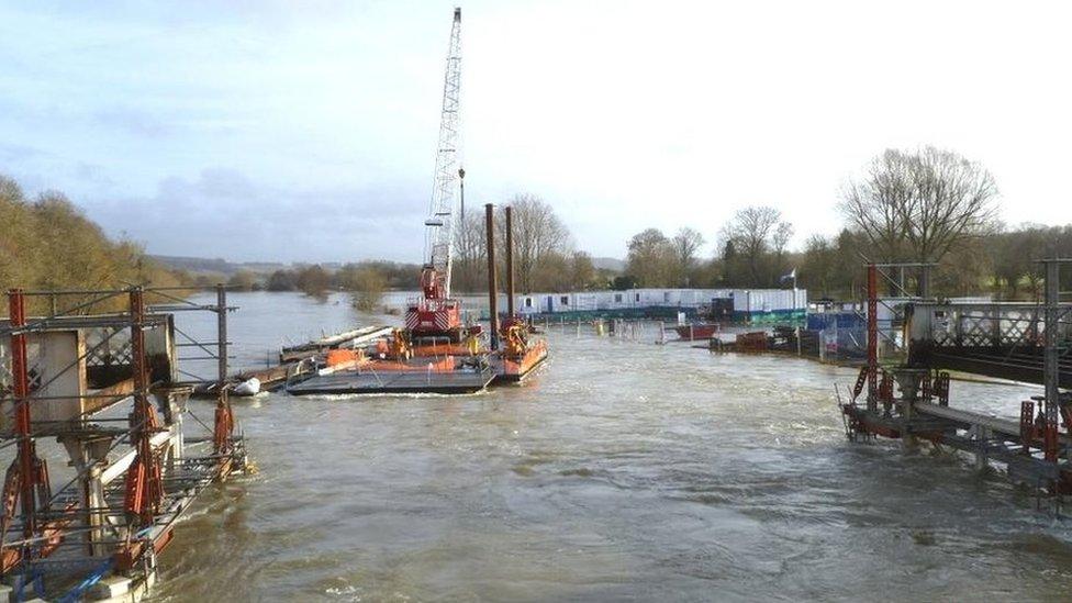 Flooding in Pangbourne