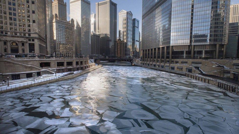 Ice in Chicago river