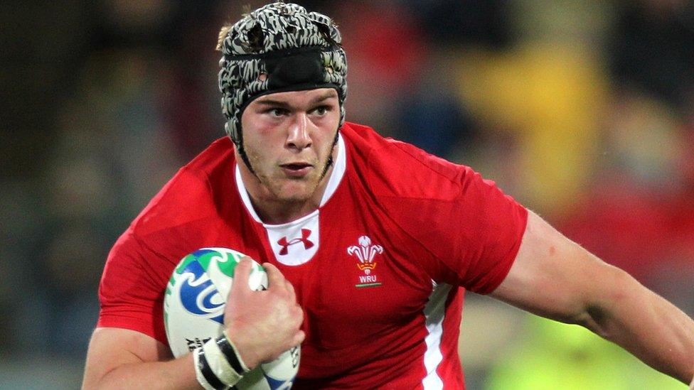 Flanker Dan Lydiate