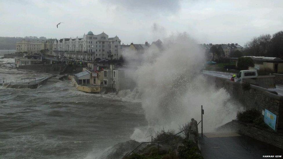 Waves crashing into the coast in Plymouth