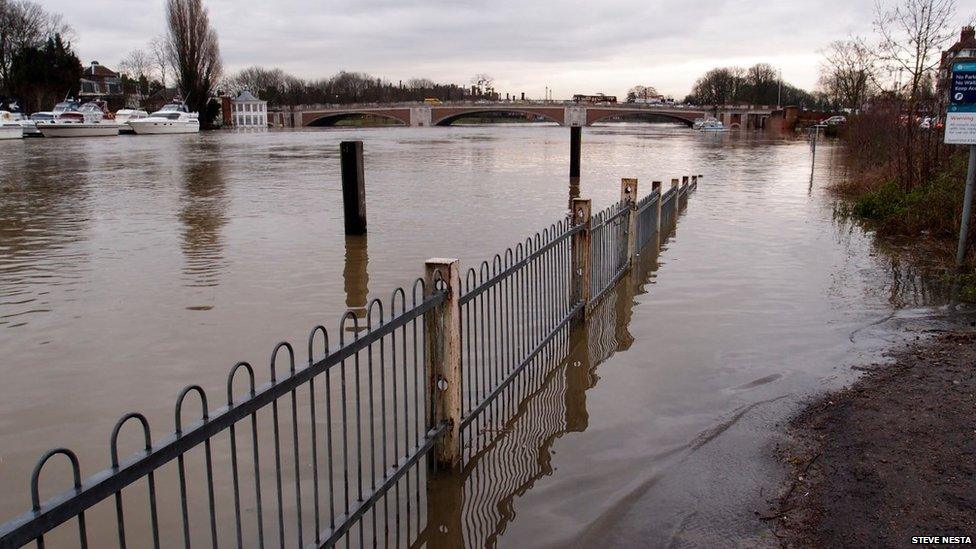 Hampton Court bridge