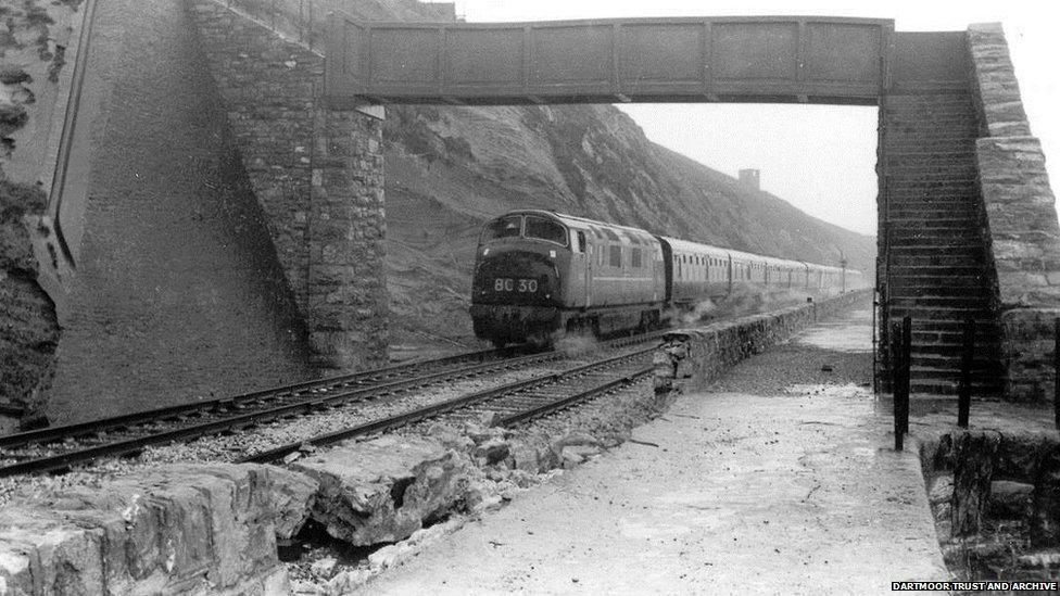 Train travelling along the Dawlish line