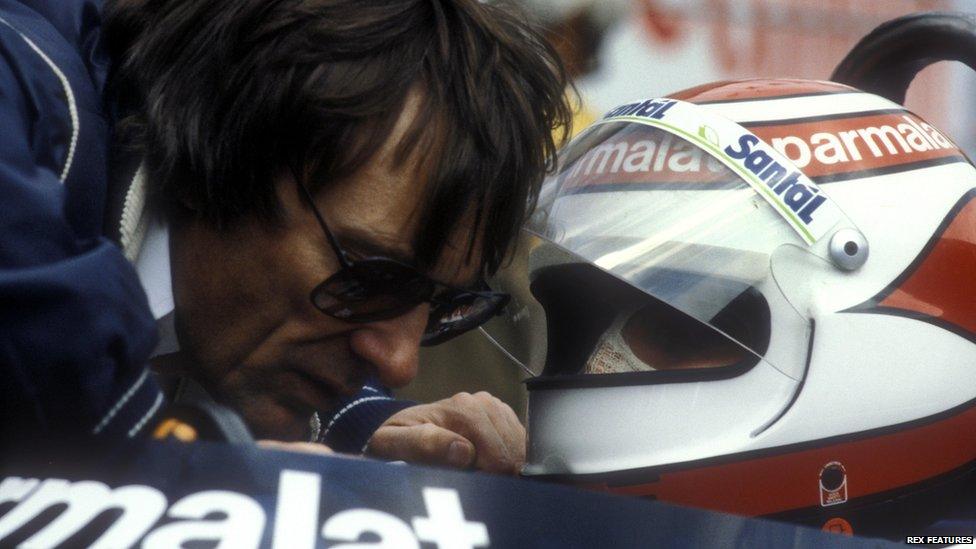 Bernie Ecclestone talking to Nelson Piquet in 1982