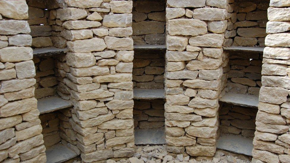 All Cannings long barrow under construction