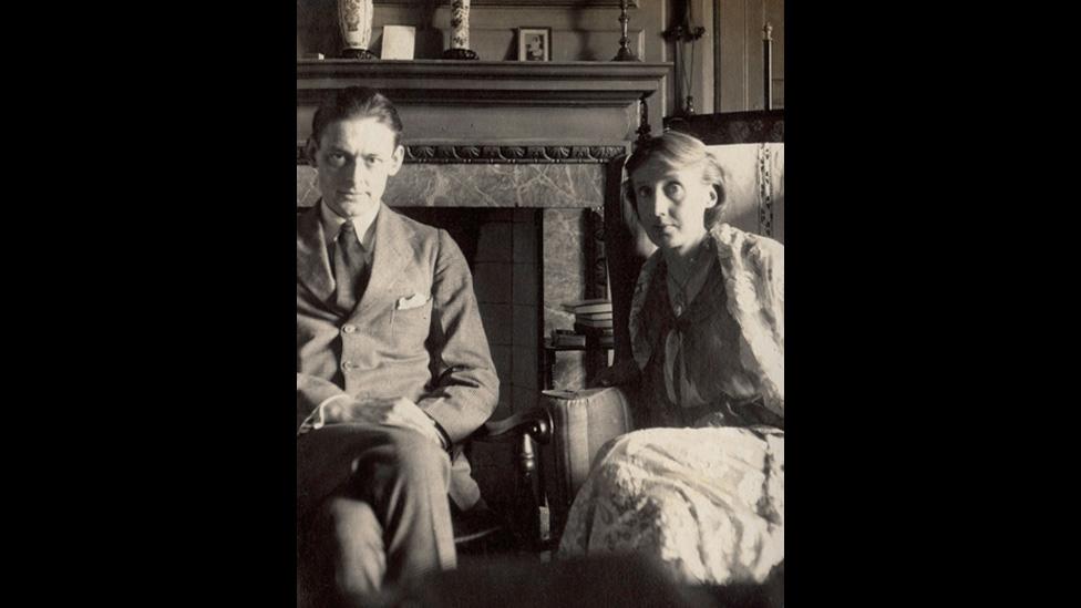 TS Eliot and Virginia Woolf by Lady Ottoline Morrell, June 1924