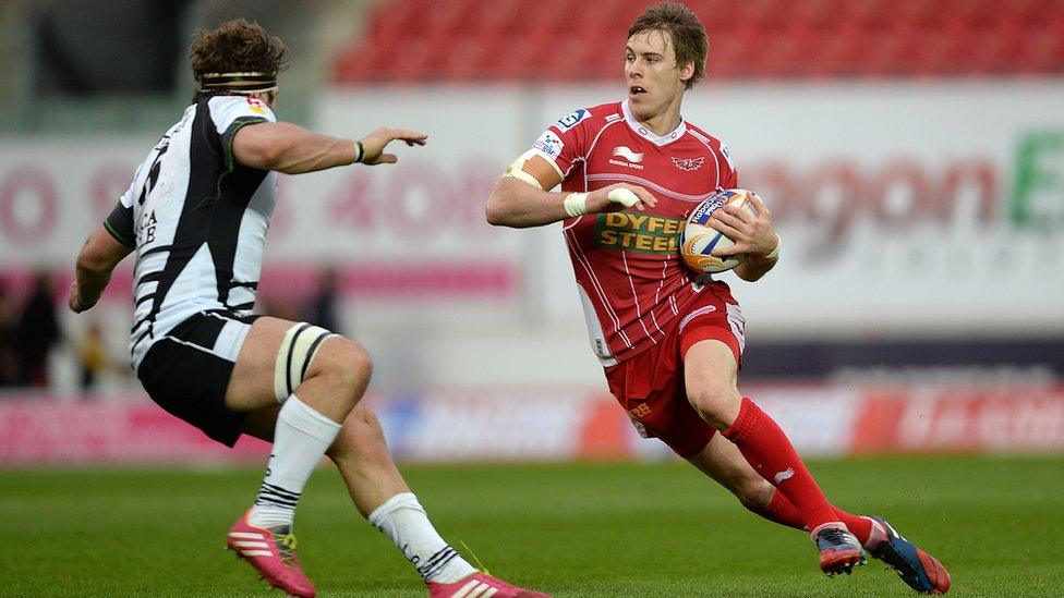Liam Williams on the attack