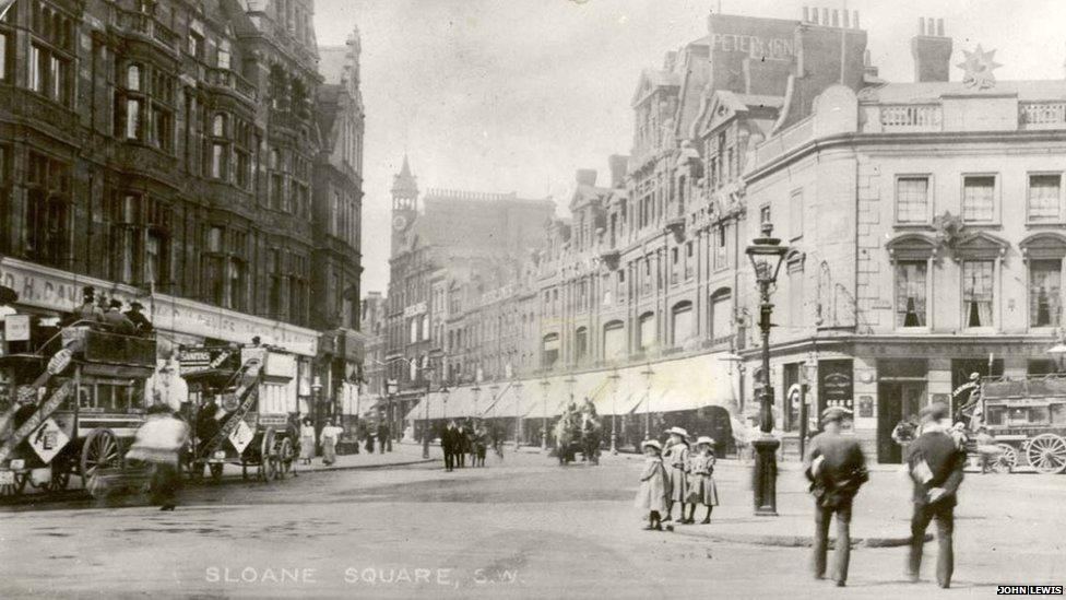 Peter Joans in sloane square, 1910