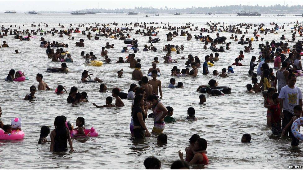 In the Philippines thousands of people flocked to Manila Bay in Cavite province to celebrate Easter Sunday and the end of lent.