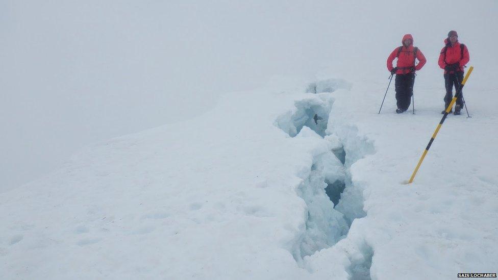 Cornice crack