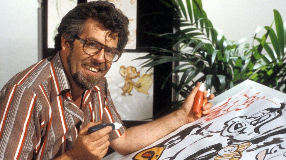 Rolf Harris on Rolf Harris Cartoon Time in 1981