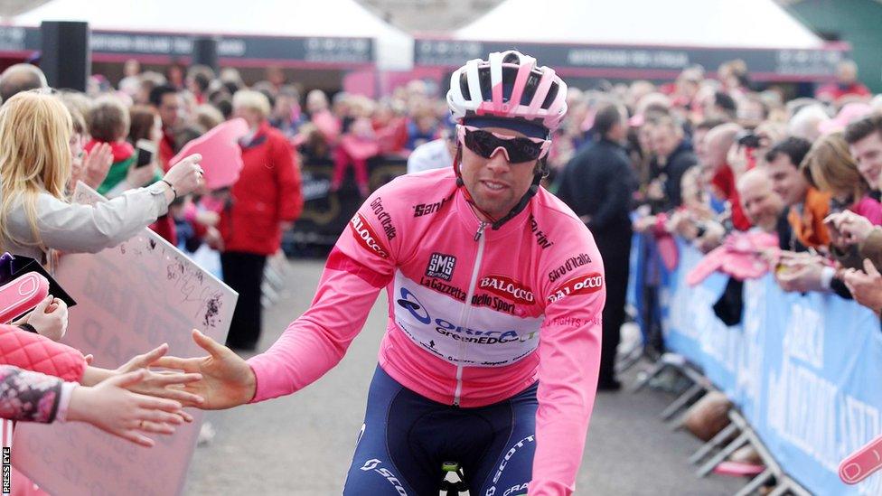 Leader and pink jersey holder Michael Matthews acknowledges the supporters in Armagh City before the start of Sunday's Giro d'Italia stage