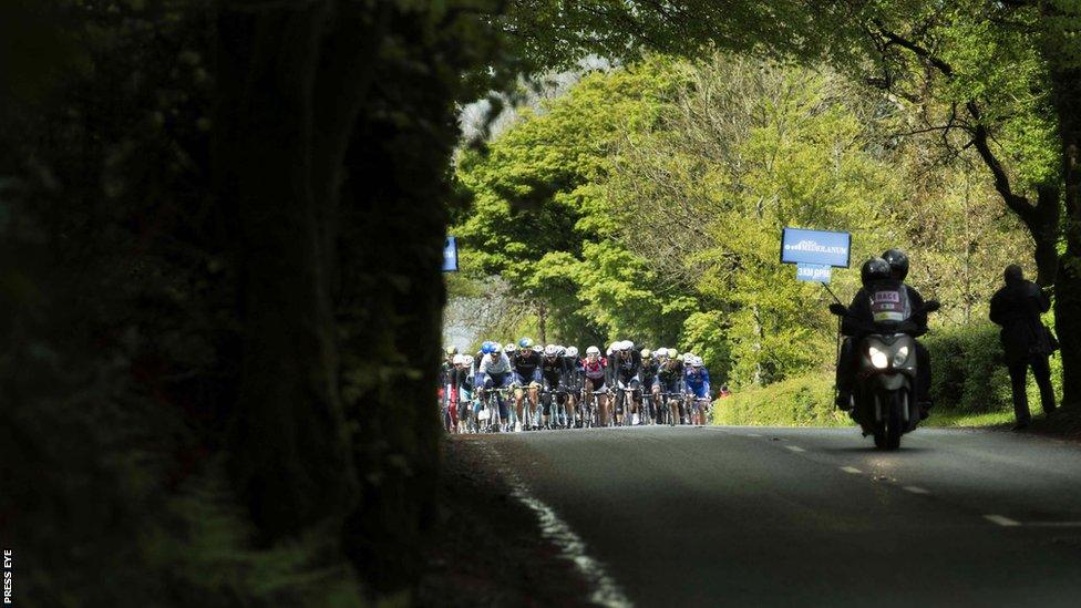 The peloton heads its way south from Armagh City towards Dublin as the sun finally starts to shine on the Irish Giro