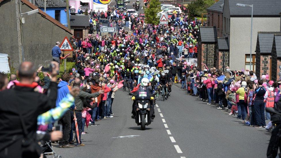 Huge crowds again lined Sunday's Giro d'Italia route as the riders crossed the border at Forkhill on the race's final day of action in Ireland