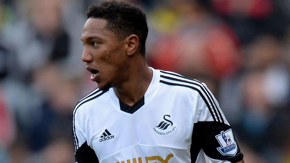 Jonathan de Guzman in action for Swansea