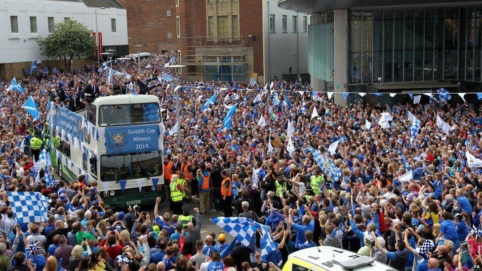 Thousands of people have lined the streets of Perth to celebrate St Johnstone's Scottish Cup victory