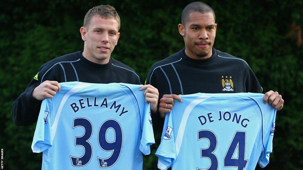 Bellamy signs for West Ham in the 08/09 season. This also marks the first time he took his number 39 shirt.