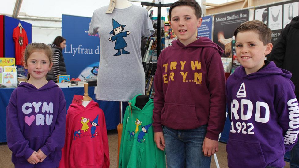 Teulu o Lanrwst