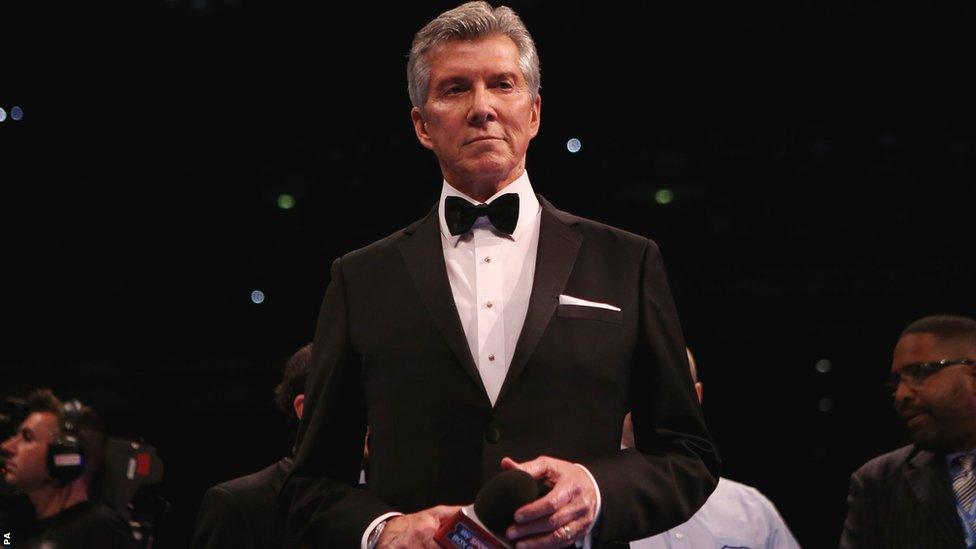 Legendary master of ceremonies Michael Buffer introduced both fighters before bellowing his famous catchphrase, "Let's get ready to rumble!"