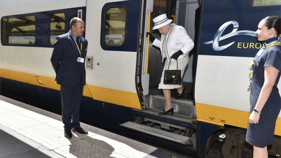 The Queen getting off a Eurostar train