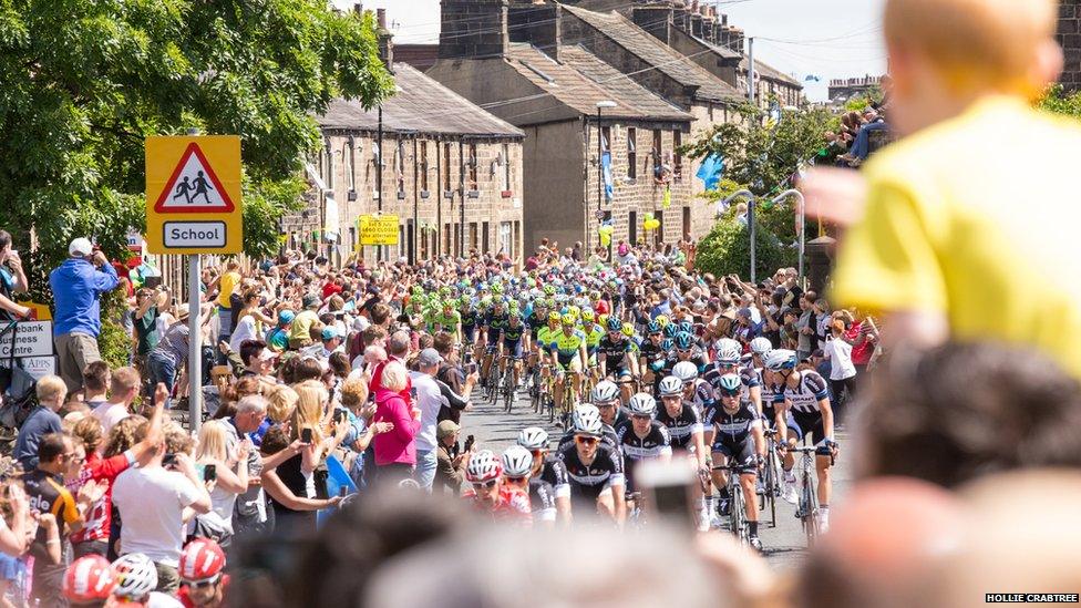 Tour de France passes through Otley