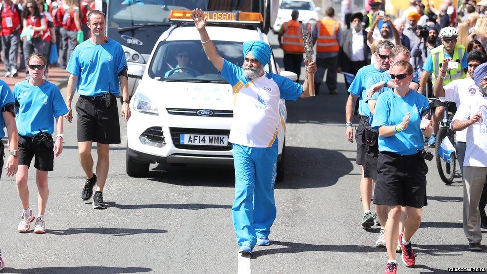 Queen's Baton is carried in Glasgow's south side