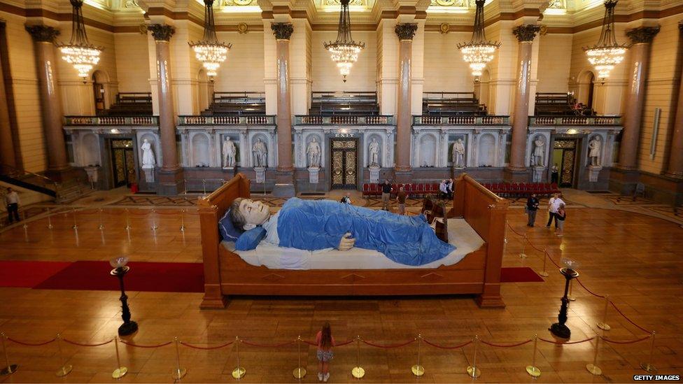 The Grandmother Giant sleeps in St George's Hall