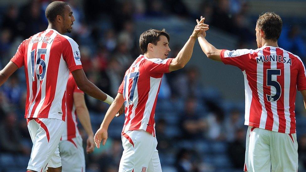 Bojan Krkic (middle)