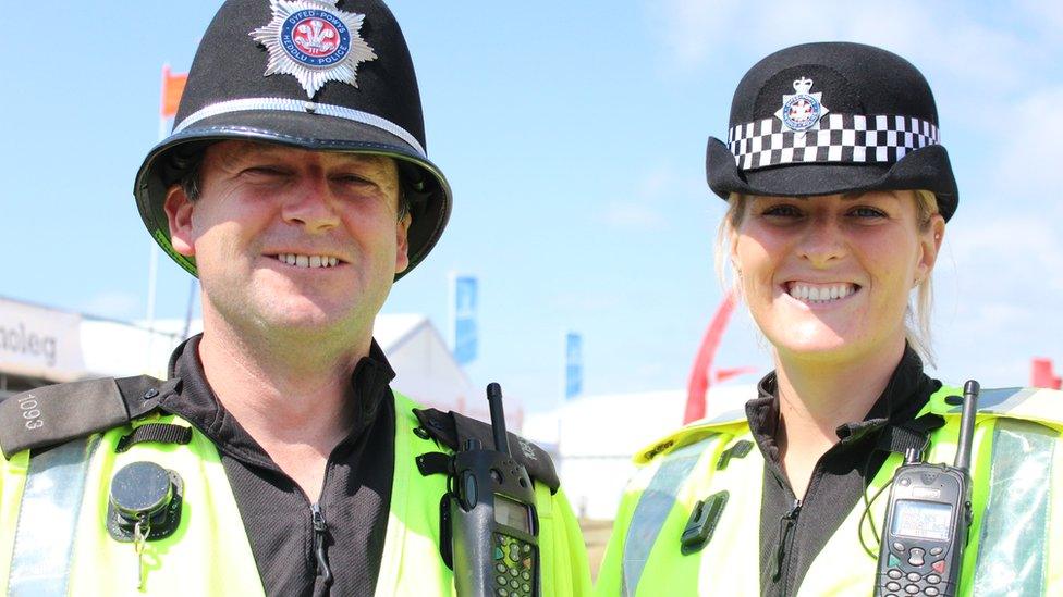 PC Garry Cutler a PC Elinor Evans