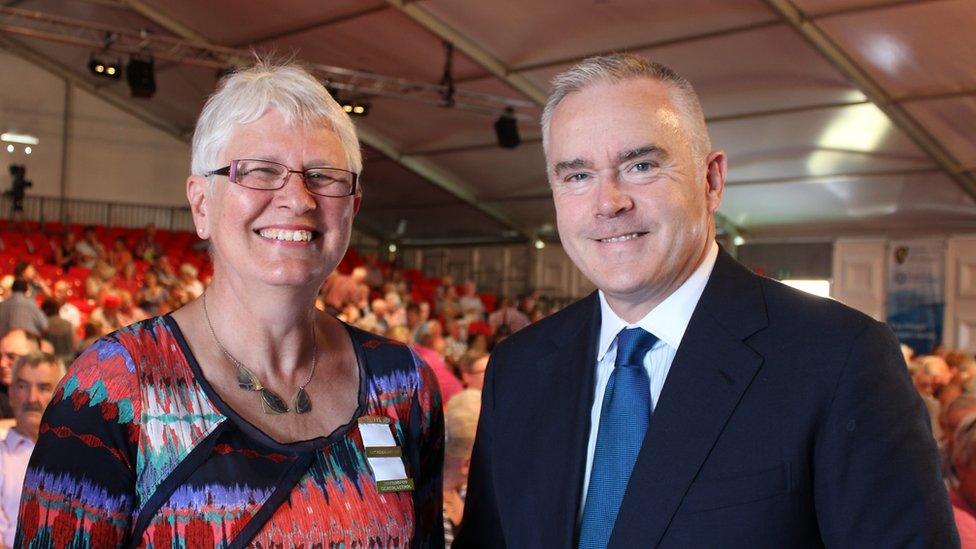 Yr Archdderwydd gyda Huw Edwards