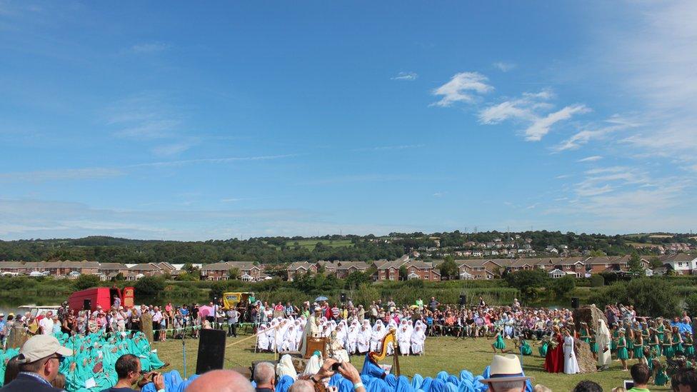 Yr Orsedd / Gorsedd of the Bards