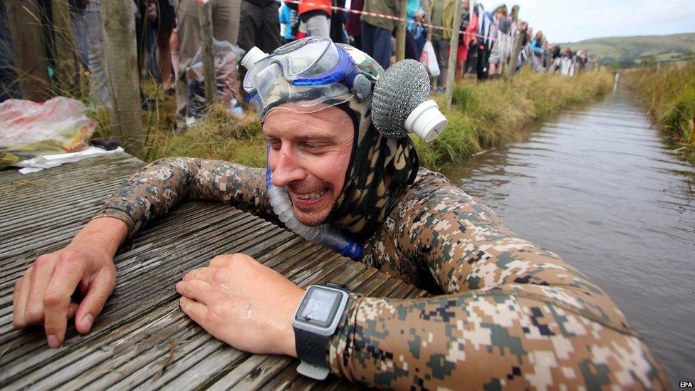 Llanwrtyd Wells bog snorkelling championships 2014 - Simon Reynolds