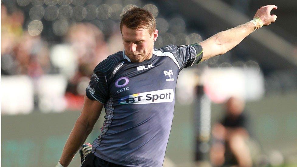 Dan Biggar kicks for goal against Edinburgh