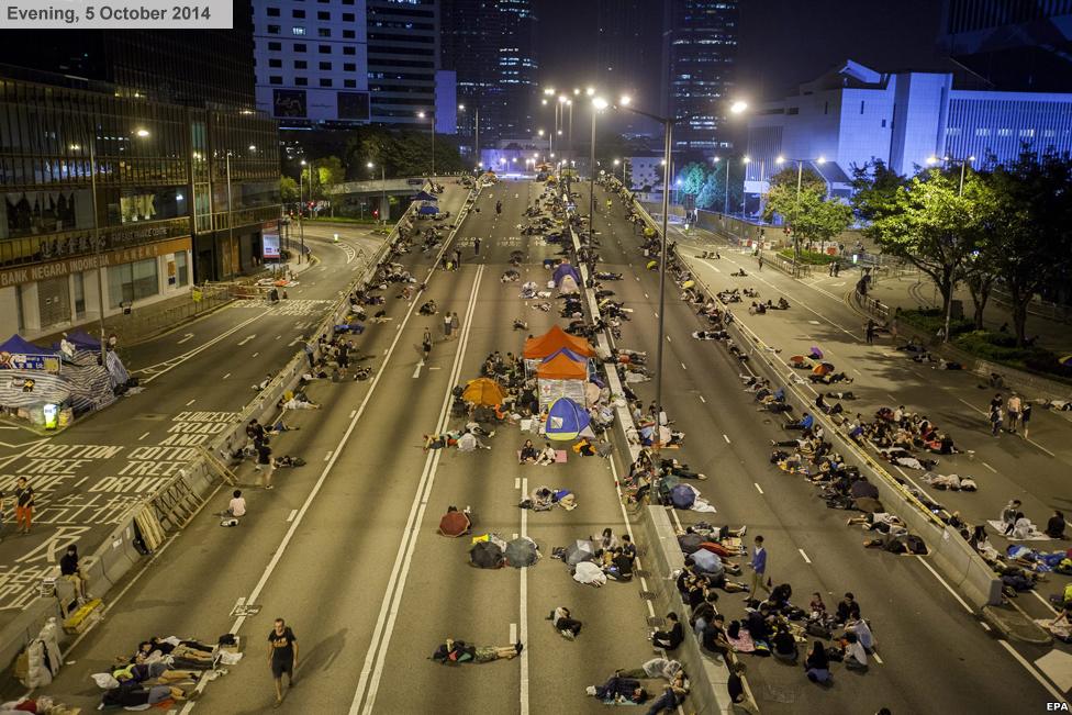 Crowds in Connaught Road, Hong Kong on 5 October