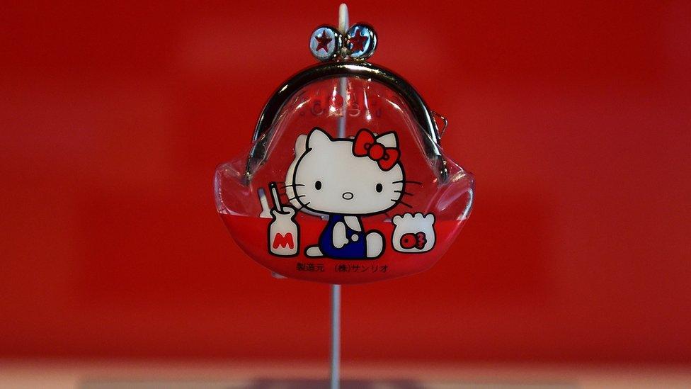 Hello Kitty small vinyl coin purse