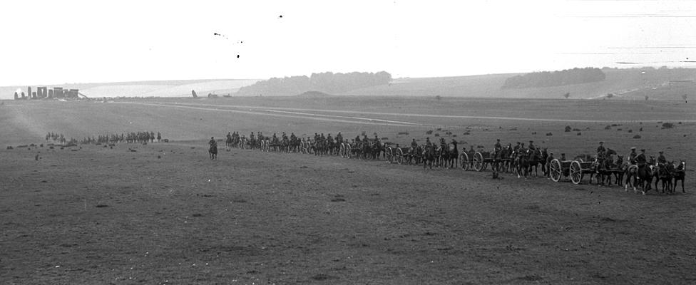 Soldiers at Stonehenge in WW1