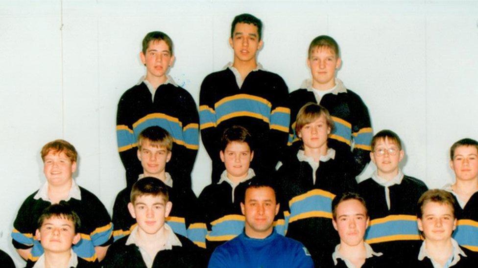 Gethin Jenkins (cefn,dde) pan oedd ganddo wallt! / Gethin Jenkins (back,right) when he had hair!