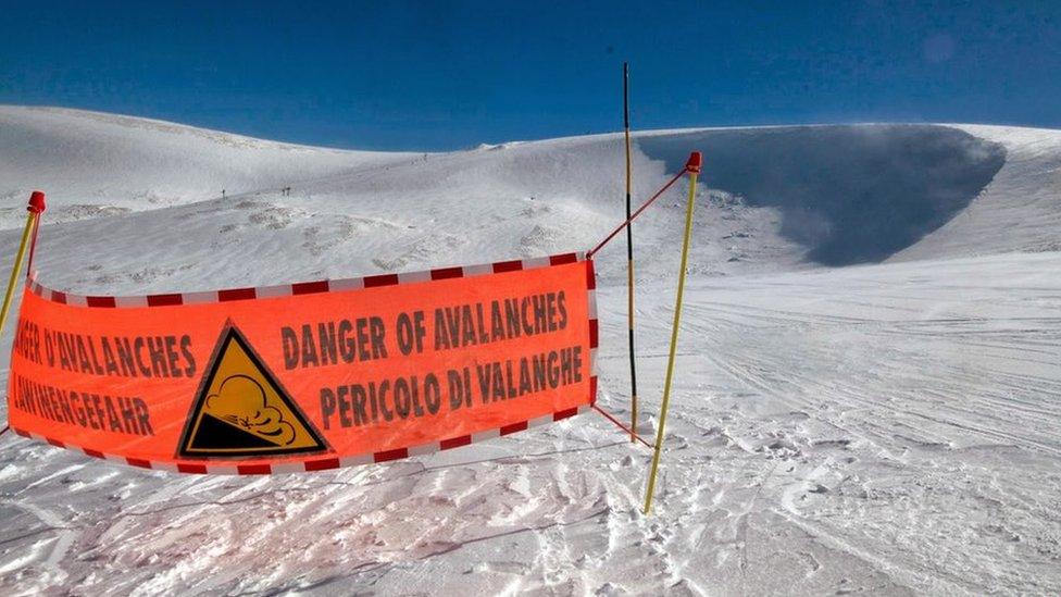 Avalanche warning in Southern Cairngorms