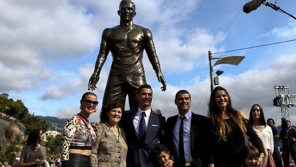 Ronaldo's statue