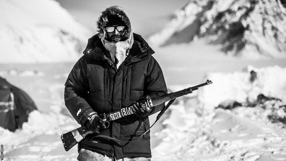 Head guide is Englishman Steve Lewis, who is on the lookout for polar bears. Polar bears can do a two-minute mile and climb 300m vertically in under 10 minutes. Trip wire is laid to alert us of any intruders. Ed said: "I've been told if I hear the trip wire then under no circumstances do I get out of the tent."