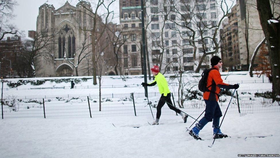 Man skis in Central Park in New York (27 January 2015)