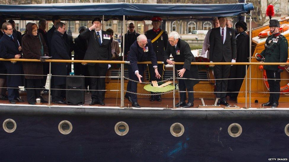 Wreath dropped into River Thames