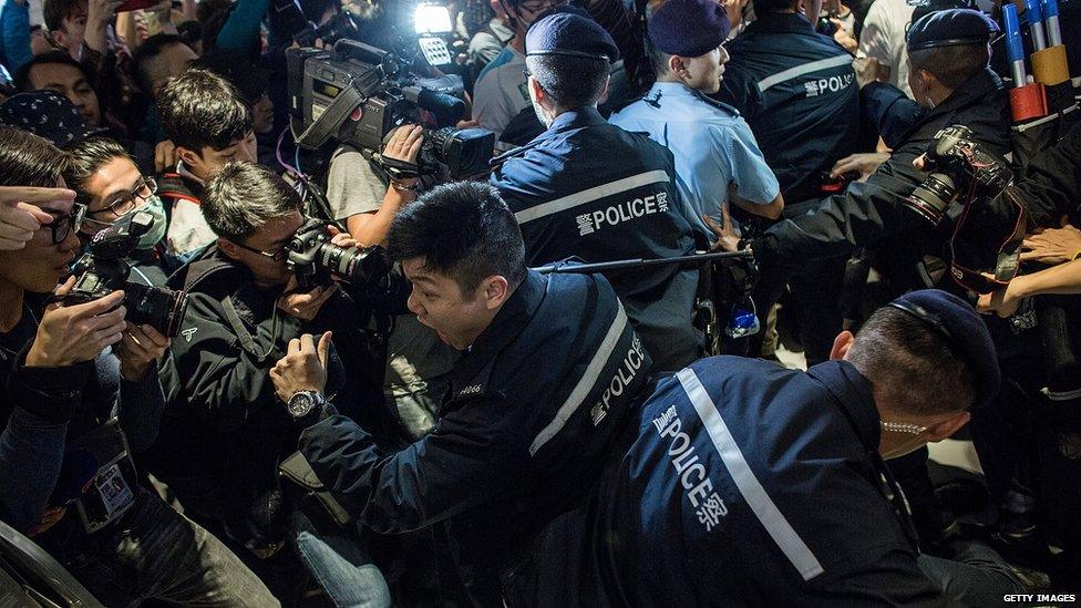 Police and media in Hong Kong (15 Feb 2015)