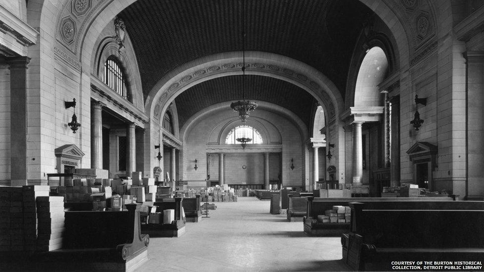 The waiting room was used to store boxes, as seen in this photo from the mid-sixties.