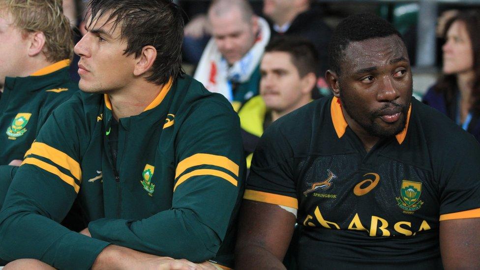 Eben Etzebeth and Tendai Mtawarira on the South Africa bench